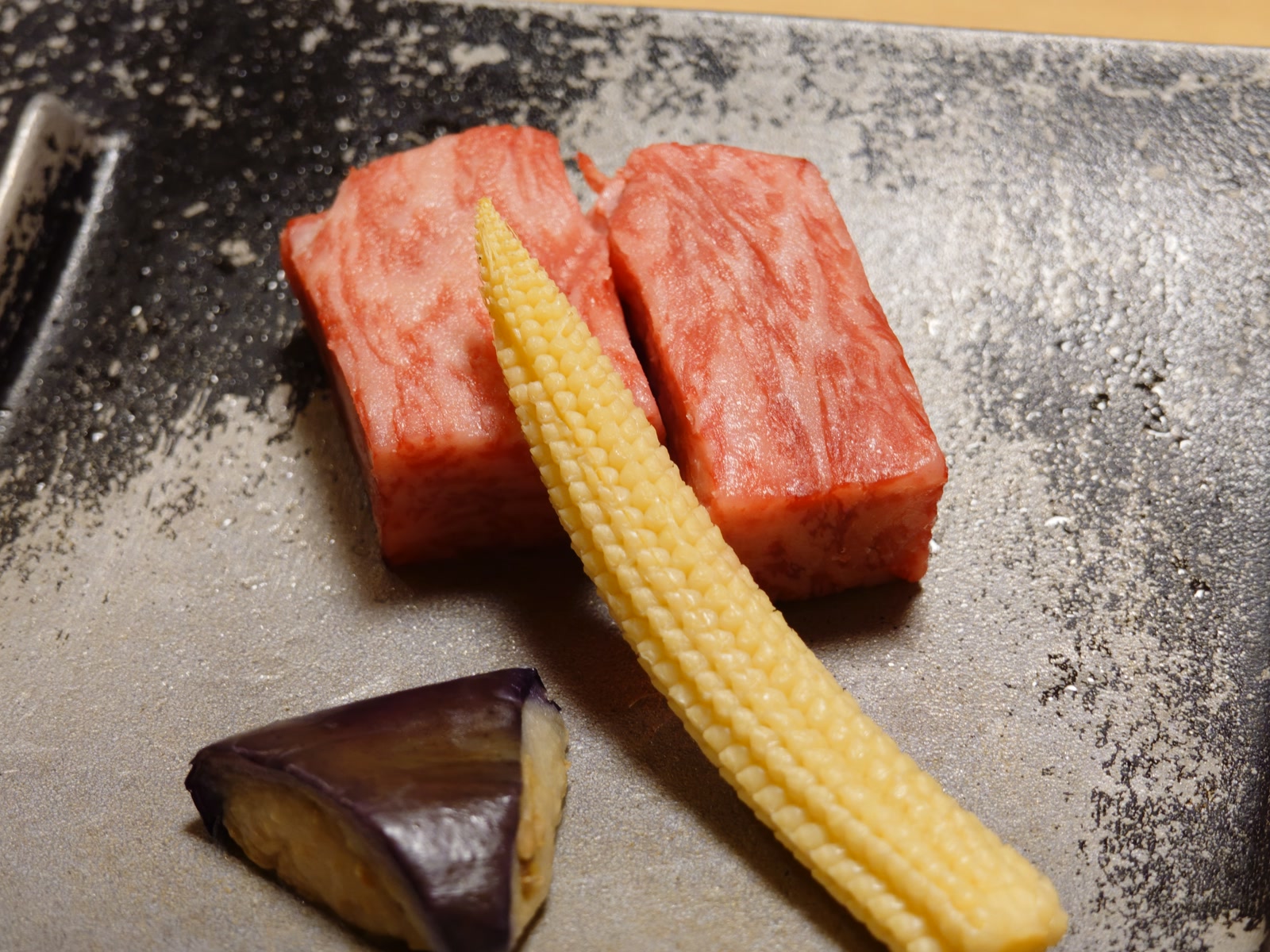 夕食の厚切り和牛